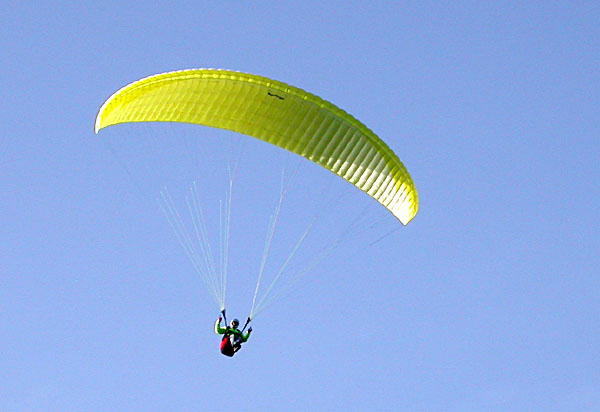 Paraglider ved Hou